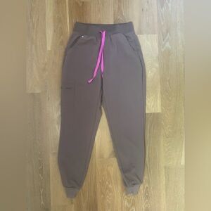 FIGS Smokey Taupe Zamora